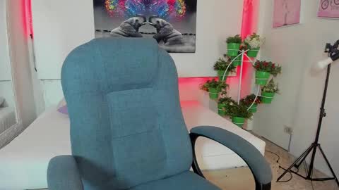 Snapshot of rosi_cooper chatting on October 17, 2025, 11:13 am rosi_cooper online show from October 17, 2025, 11:13 am