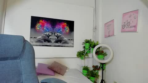 Snapshot of rosi_cooper chatting on November 6, 2025, 12:06 pm rosi_cooper online show from November 6, 2025, 12:06 pm