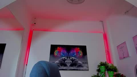 Snapshot of rosi_cooper chatting on November 11, 2025, 10:37 am rosi_cooper online show from November 11, 2025, 10:37 am