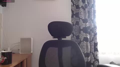 RosieHayes online show from November 17, 2025, 10:21 am