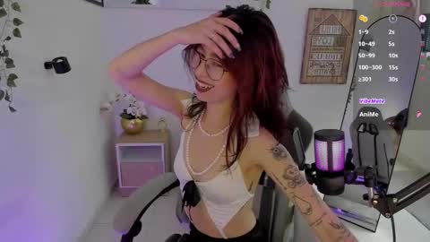 Snapshot of rosse_98_ chatting on February 18, 2025, 4:16 pm Miss Rosse online show from February 18, 2025, 4:16 pm