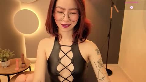 Snapshot of rosse_98_ chatting on October 24, 2025, 1:29 pm Miss Rosse online show from October 24, 2025, 1:29 pm