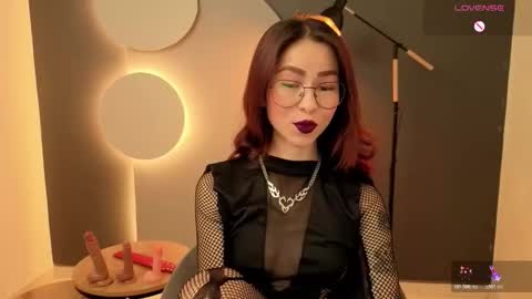 Snapshot of rosse_98_ chatting on November 5, 2025, 1:55 pm Miss Rosse online show from November 5, 2025, 1:55 pm
