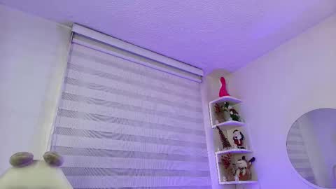   online show from December 3, 2025, 12:14 pm