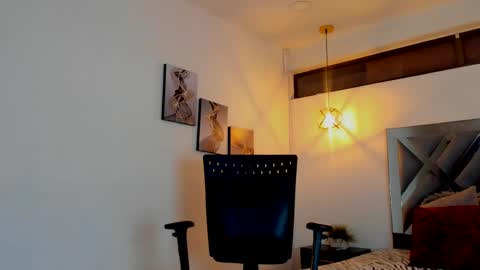 Snapshot of rossi_ss1 chatting on October 4, 2025, 4:10 am Ross online show from October 4, 2025, 4:10 am