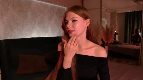 rosy_black_ online show from April 24, 2026, 6:54 pm