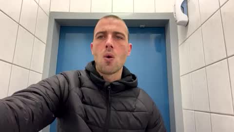 rotteei1 online show from November 26, 2025, 10:05 am