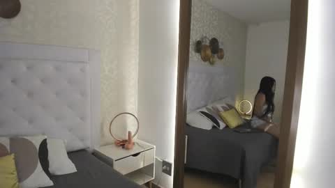 rouse_pink__ online show from March 29, 2026, 3:50 am