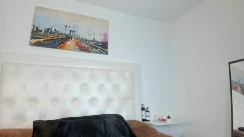 rouse_sexy_hotxx77 online show from May 23, 2026, 1:00 am