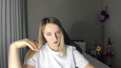 Snapshot of rousereed chatting on December 27, 2024, 2:33 pm Rouse online show from December 27, 2024, 2:33 pm