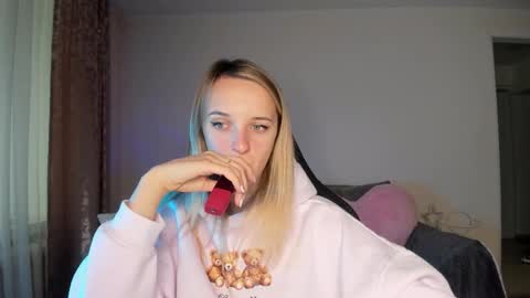 Snapshot of rousereed chatting on October 17, 2025, 11:57 am Rouse online show from October 17, 2025, 11:57 am