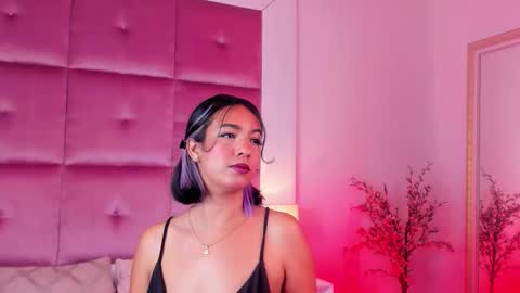 Snapshot of rousewhitte chatting on November 25, 2025, 2:17 pm rousewhitte online show from November 25, 2025, 2:17 pm