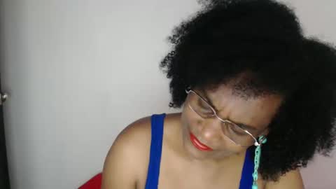 Snapshot of roushlove chatting on December 2, 2024, 12:18 pm luxa online show from December 2, 2024, 12:18 pm