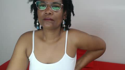 Snapshot of roushlove chatting on December 13, 2024, 1:12 pm luxa online show from December 13, 2024, 1:12 pm