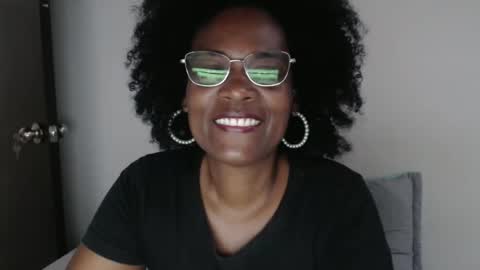Snapshot of roushlove chatting on January 23, 2025, 12:30 pm luxa online show from January 23, 2025, 12:30 pm
