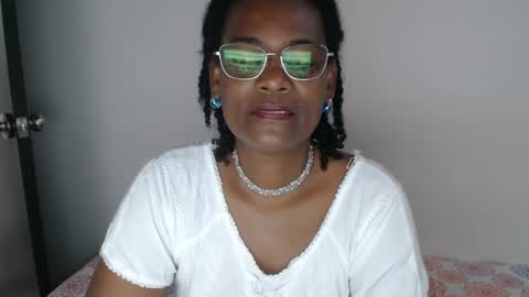 Snapshot of roushlove chatting on January 29, 2025, 12:45 pm luxa online show from January 29, 2025, 12:45 pm
