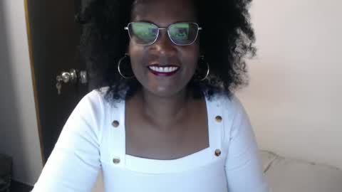 Snapshot of roushlove chatting on February 24, 2025, 9:31 pm luxa online show from February 24, 2025, 9:31 pm