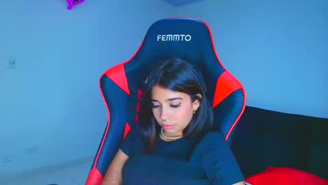 rousse_violet online show from September 10, 2025, 10:43 pm