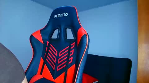 rousse_violet online show from November 4, 2025, 10:09 pm