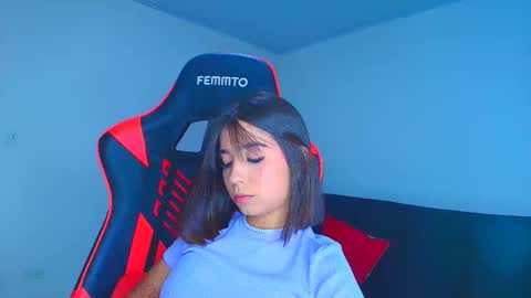 rousse_violet online show from November 20, 2025, 10:42 pm