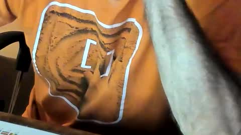 Snapshot of routi chatting on October 12, 2025, 5:23 pm routi97 online show from October 12, 2025, 5:23 pm