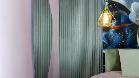 rouxinferno_cr online show from February 22, 2026, 3:51 am