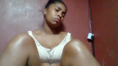 rovaelyah online show from January 18, 2026, 5:39 pm