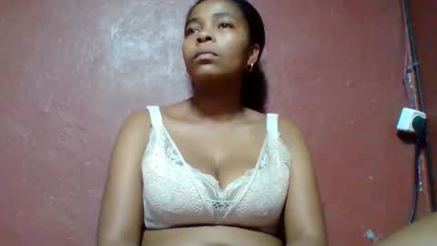 rovaelyah online show from February 6, 2026, 2:49 am