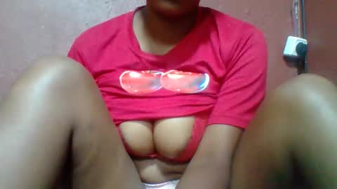 rovaelyah online show from March 11, 2026, 4:18 am