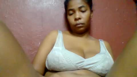 rovaelyah online show from May 24, 2026, 3:55 am