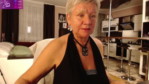 Snapshot of roxana_brooks chatting on December 13, 2024, 3:00 pm Roxana online show from December 13, 2024, 3:00 pm