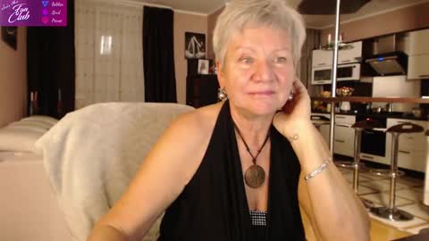 Snapshot of roxana_brooks chatting on December 16, 2024, 3:00 pm Roxana online show from December 16, 2024, 3:00 pm