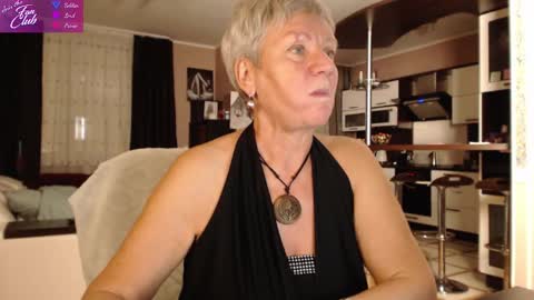 Snapshot of roxana_brooks chatting on December 16, 2024, 6:27 pm Roxana online show from December 16, 2024, 6:27 pm