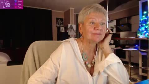 Snapshot of roxana_brooks chatting on December 18, 2024, 2:06 pm Roxana online show from December 18, 2024, 2:06 pm