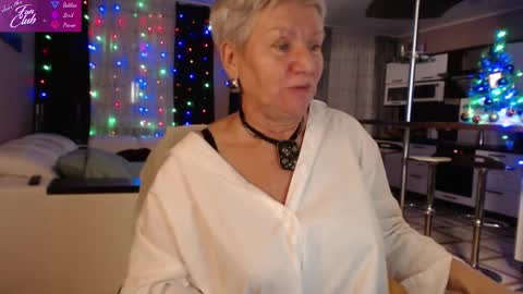 Snapshot of roxana_brooks chatting on January 1, 2025, 6:06 pm Roxana online show from January 1, 2025, 6:06 pm