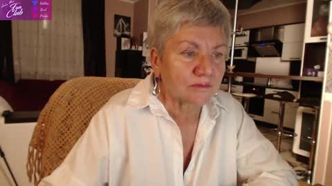 Snapshot of roxana_brooks chatting on January 14, 2025, 5:45 pm Roxana online show from January 14, 2025, 5:45 pm