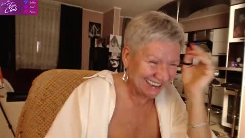 Snapshot of roxana_brooks chatting on January 16, 2025, 7:52 pm Roxana online show from January 16, 2025, 7:52 pm