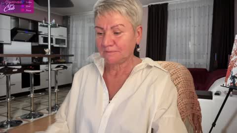 Snapshot of roxana_brooks chatting on January 21, 2025, 2:37 pm Roxana online show from January 21, 2025, 2:37 pm