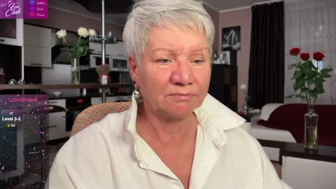 Snapshot of roxana_brooks chatting on February 3, 2025, 3:06 pm Roxana online show from February 3, 2025, 3:06 pm