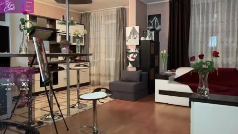 Snapshot of roxana_brooks chatting on February 14, 2025, 9:32 pm Roxana online show from February 14, 2025, 9:32 pm