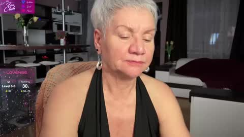 Snapshot of roxana_brooks chatting on February 16, 2025, 5:48 pm Roxana online show from February 16, 2025, 5:48 pm