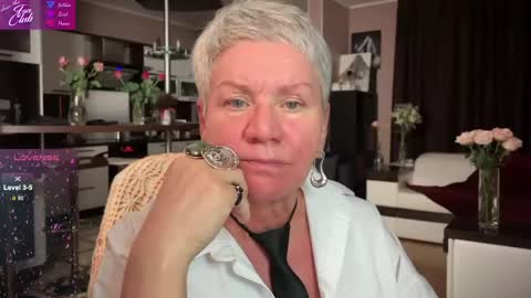 Snapshot of roxana_brooks chatting on February 26, 2025, 6:32 pm Roxana online show from February 26, 2025, 6:32 pm