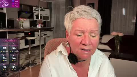 Snapshot of roxana_brooks chatting on March 6, 2025, 8:05 pm Roxana online show from March 6, 2025, 8:05 pm