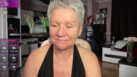 Snapshot of roxana_brooks chatting on March 10, 2025, 6:45 pm Roxana online show from March 10, 2025, 6:45 pm