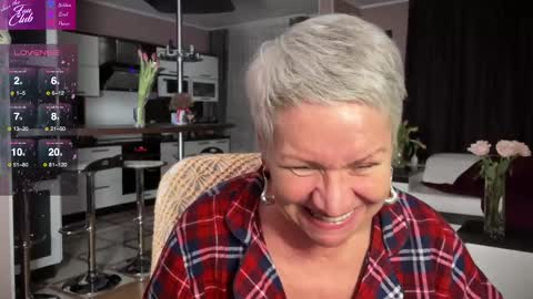 Snapshot of roxana_brooks chatting on March 12, 2025, 8:10 pm Roxana online show from March 12, 2025, 8:10 pm