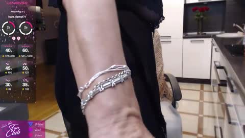 Snapshot of roxana_brooks chatting on October 3, 2025, 7:33 pm Roxana online show from October 3, 2025, 7:33 pm