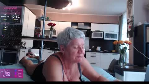 Snapshot of roxana_brooks chatting on October 31, 2025, 8:37 am Roxana online show from October 31, 2025, 8:37 am