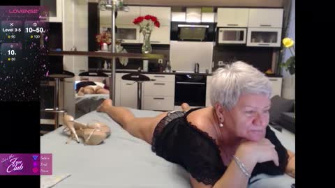 Snapshot of roxana_brooks chatting on November 9, 2025, 1:09 pm Roxana online show from November 9, 2025, 1:09 pm