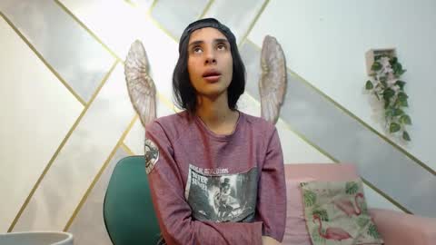   online show from October 23, 2025, 7:34 pm