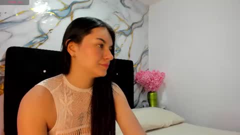 roxanaborns online show from July 25, 2026, 4:15 pm